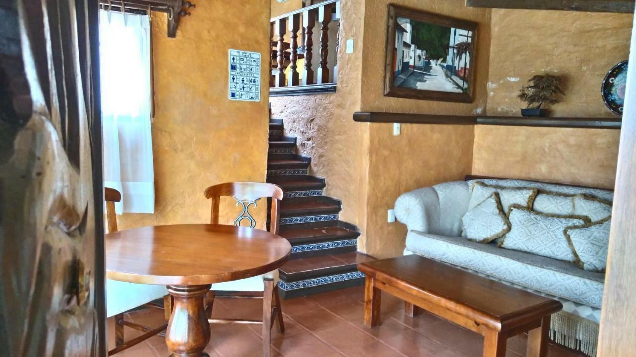 Готель Casa De La Loma Морелія Екстер'єр фото